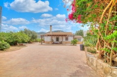Landhuis Mondrón € 380.000,-