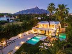 Villa Nueva Andalucía € 3.550.000,-