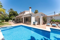 Vrijstaande villa Marbesa € 1.290.000,-